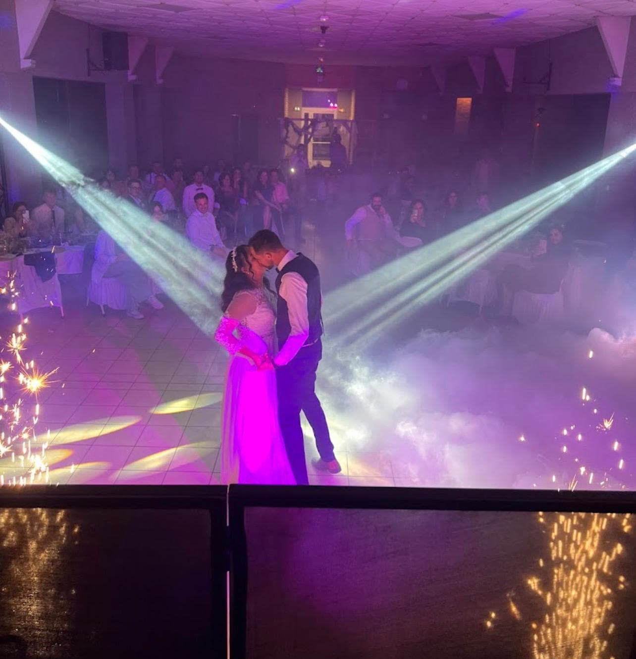 Ouverture de bal mariage fumée et lumière